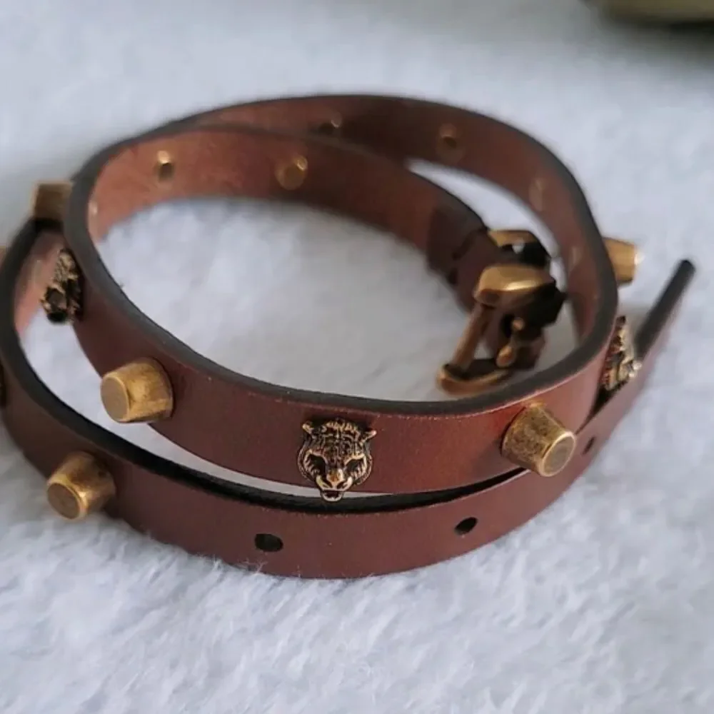 Brand new with box Gucci Feline Head Studded Double Wrap Bracelet - Picture 3 of 15